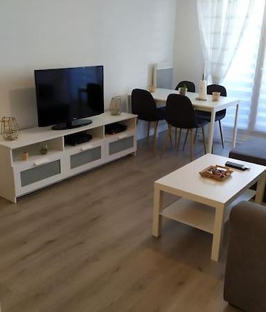 T2 De 42M² A Proximite De La Gare A 30Min De Paris Apartment Mantes-la-Jolie Ngoại thất bức ảnh