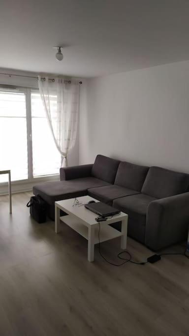 T2 De 42M² A Proximite De La Gare A 30Min De Paris Apartment Mantes-la-Jolie Ngoại thất bức ảnh
