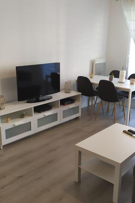 T2 De 42M² A Proximite De La Gare A 30Min De Paris Apartment Mantes-la-Jolie Ngoại thất bức ảnh